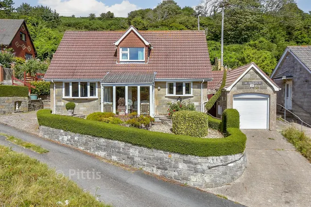 Lowtherville Road, Ventnor, PO38, photo 1