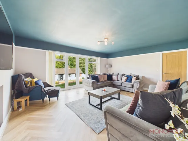 The Grange Pendwll Road, Moss, LL11, photo 2