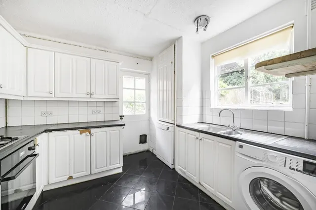 Photo 3 — Ullswater Crescent, London, SW15