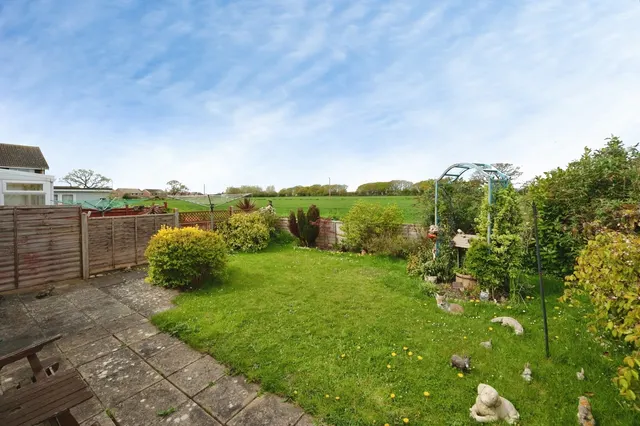 Glebe Close, Hayling Island, PO11, photo 1