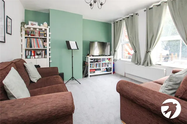 Castlecombe Road, London, SE9, photo 2