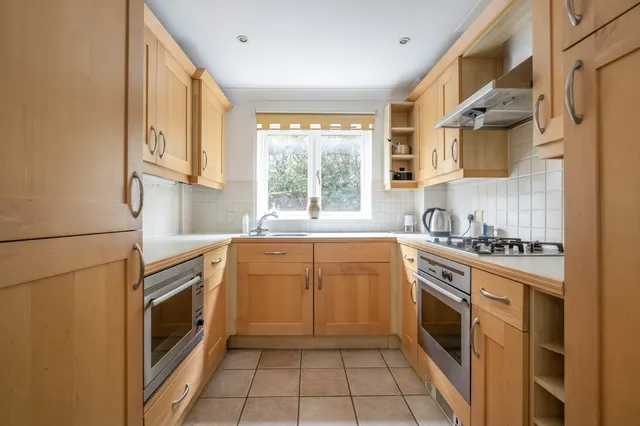 Photo 3 — Manor Road, Teddington, TW11