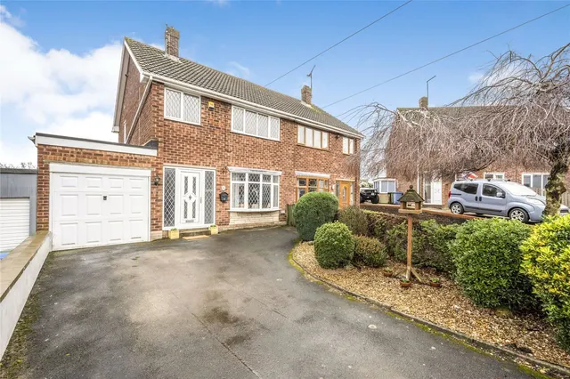 Pagdin Drive, Styrrup, Doncaster, Nottinghamshire, DN11, photo 1