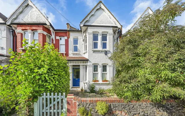 Park Avenue, Palmers Green, N13, photo 1
