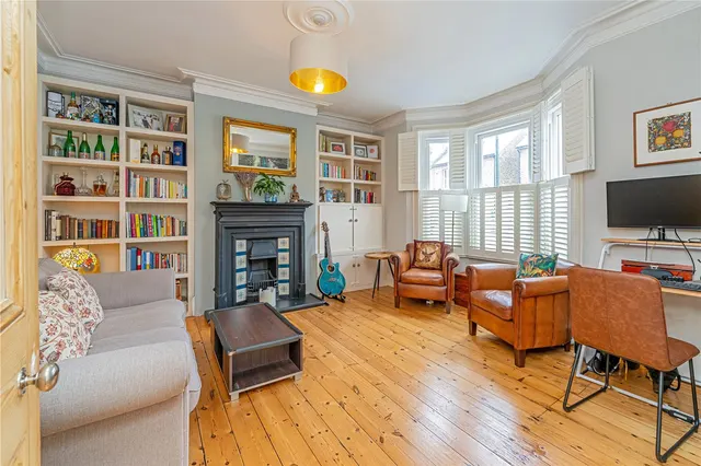 Photo 2 — Heathfield South, Twickenham, TW2 7SR