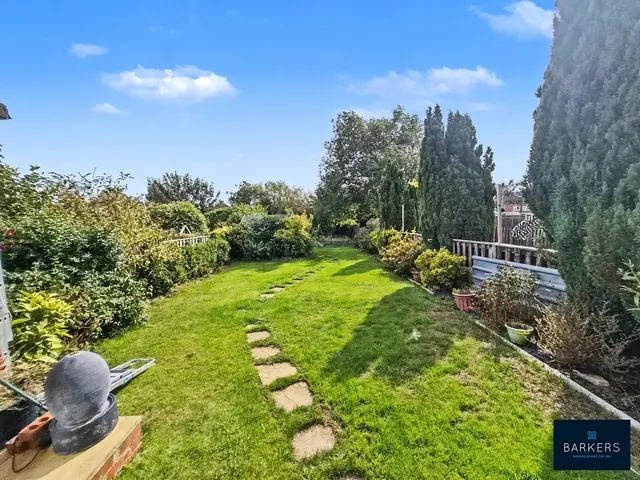Photo 3 — Nussey Avenue, Birstall WF17 9QP