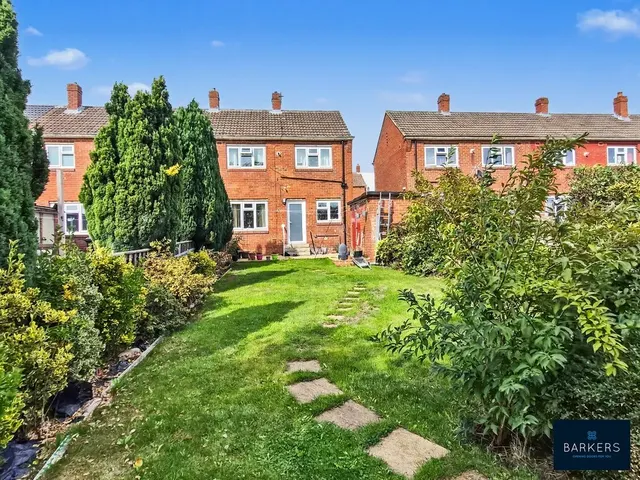 Nussey Avenue, Birstall WF17 9QP, photo 1