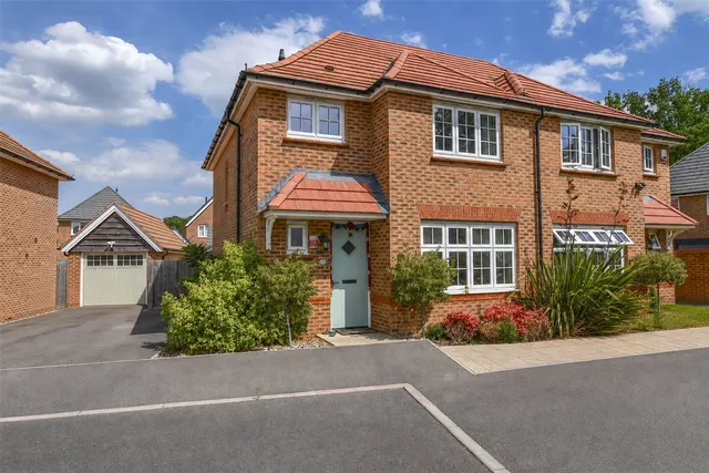 Photo 2 — Bronte Grove, Arborfield Green, Reading, Berkshire, RG2