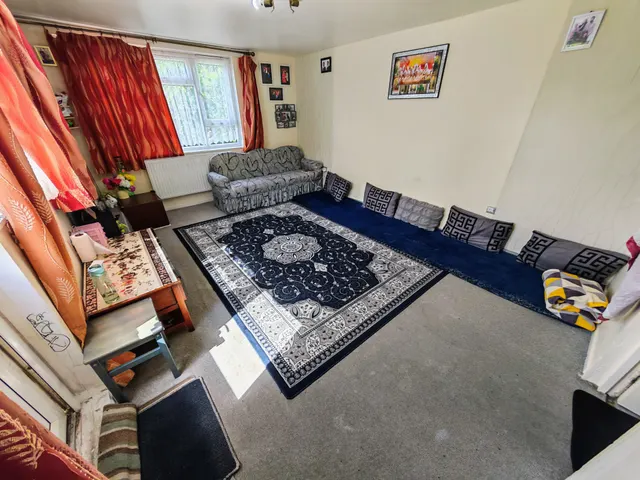 Stroud Field, Northolt, UB5, photo 3