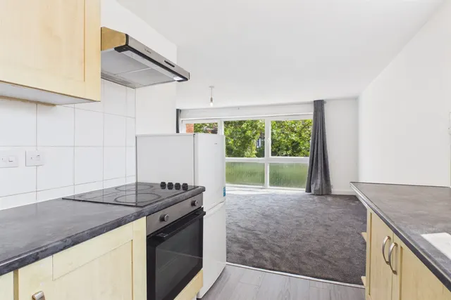 Photo 3 — 97 Addiscombe Road, Croydon, CR0 6SH