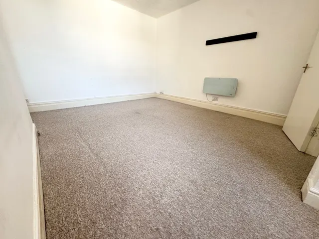 West Hill Road, BH2, photo 1