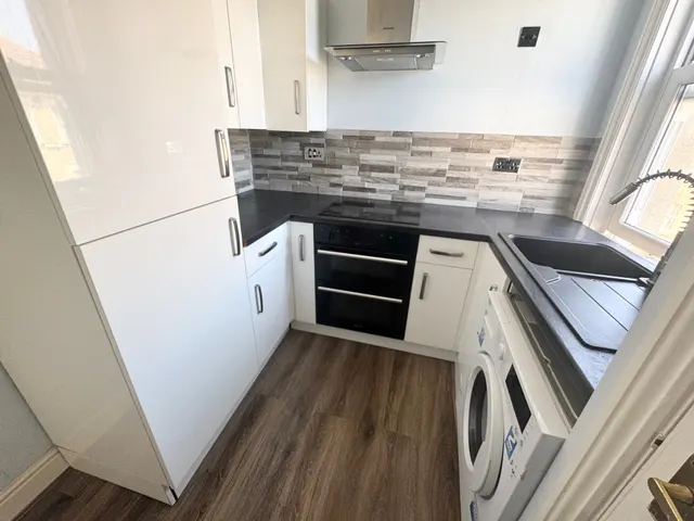 West Hill Road, BH2, photo 2