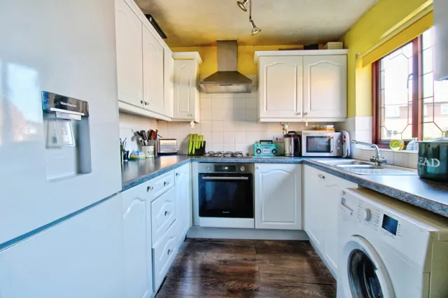 Aragon Close, Romford, RM5, photo 3