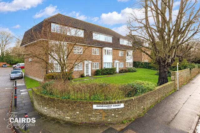 Alexandra Road, Epsom, KT17, photo 1