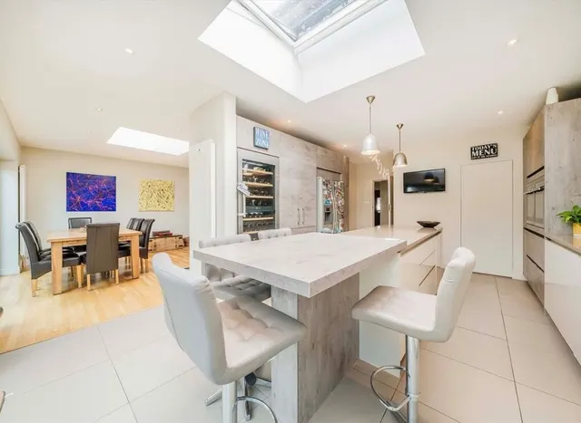Photo 3 — Elmcroft Drive, Chessington, KT9