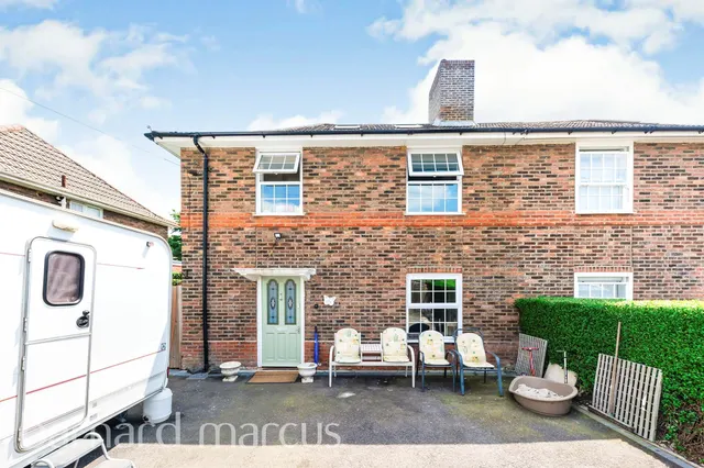 Whatley Avenue, London, SW20, photo 2