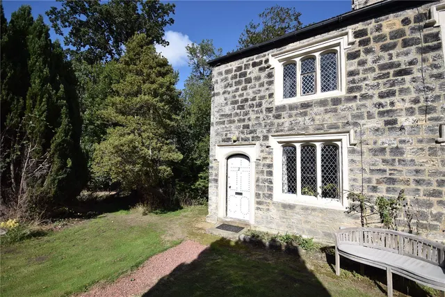 Shadwell Lane, Leeds, LS17, photo 1