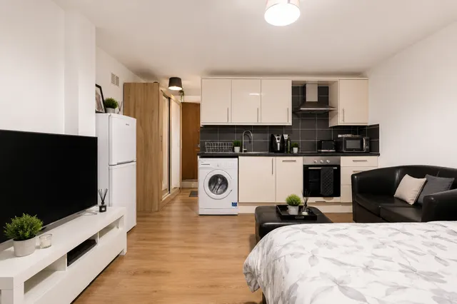 Thirsk Road, London, SE25, photo 3