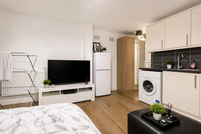 Thirsk Road, London, SE25, photo 2