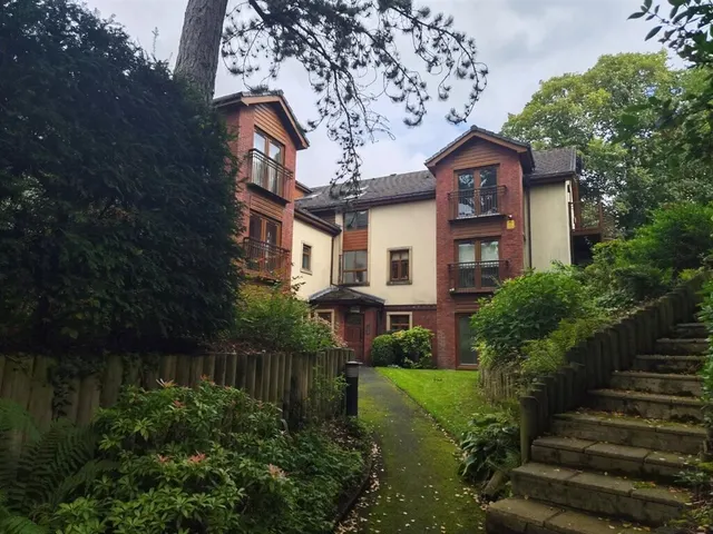 Bury New Road, Prestwich, M25, photo 1