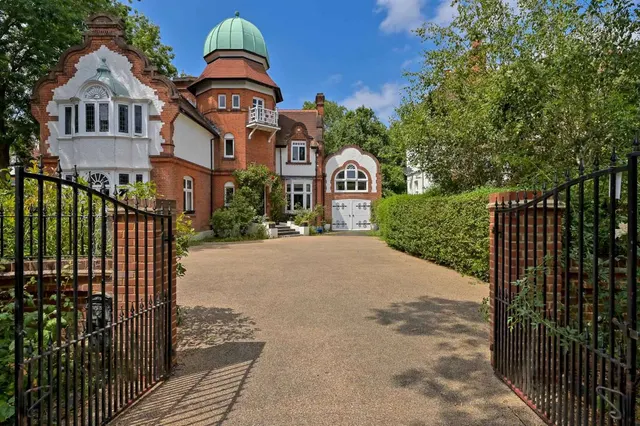 Ray Mead Road, Maidenhead, Berkshire, SL6 8NJ, photo 1