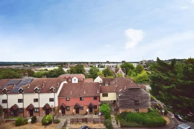 Photo 2 — Springvale, Maidstone, Kent, ME16