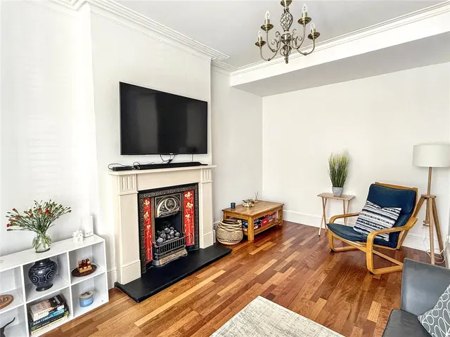 Photo 3 — Salisbury Road, Barnet, EN5 4JN