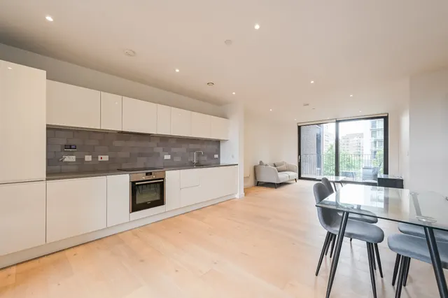 Photo 2 — 97, Masthead House, London