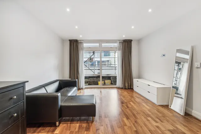 Holman Road, London, SW11, photo 2