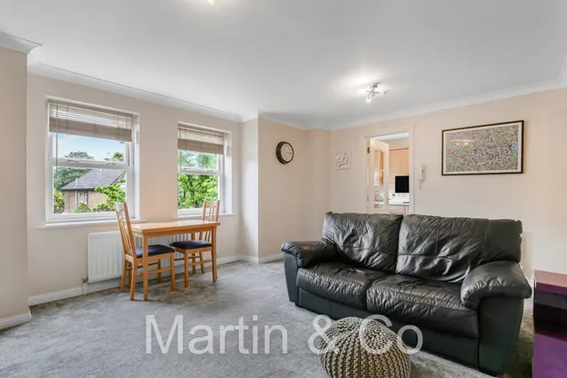 Photo 2 — Flat 7, 21 Normanton Road