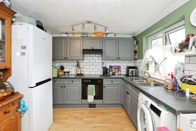 Photo 3 — Newlands Crescent, EAST GRINSTEAD