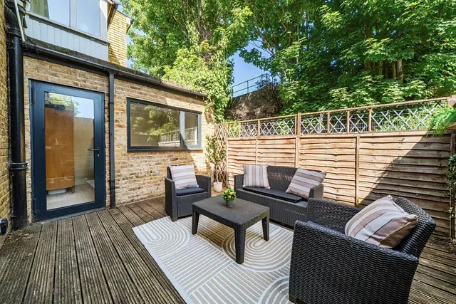 Photo 2 — Cleveland Avenue, Chiswick, London, W4