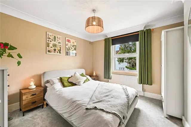 Photo 3 — Thayers Farm Road, Beckenham, BR3