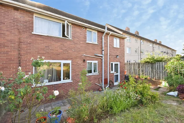 Headland Crescent, Exeter, photo 1