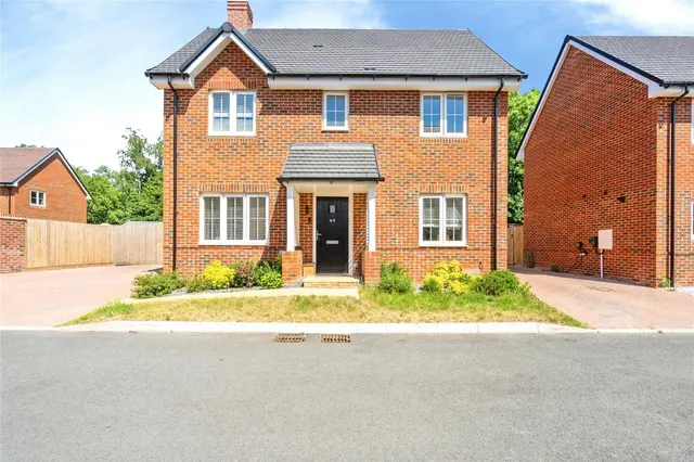 Pintail Drive, Chichester, PO20, photo 1
