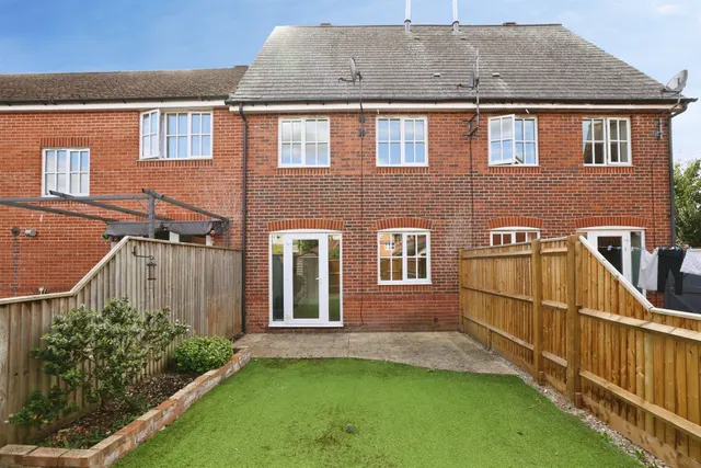 Oaklands Avenue, Amesbury, SP4, photo 1