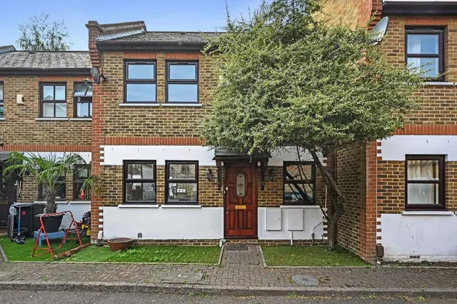 Pegasus Close, Green Lanes, London, N16 9BP, photo 1