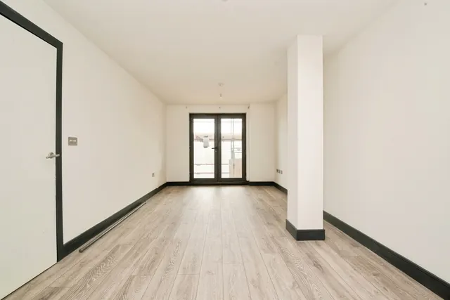 Galleon Way, Cardiff, CF10, photo 1