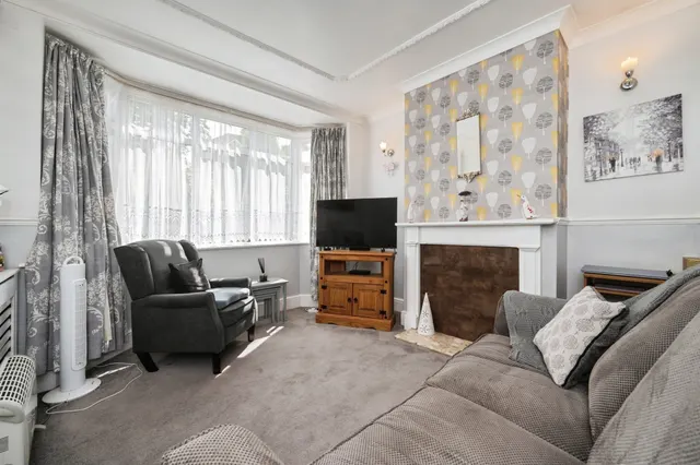 Woodmill Lane, Southampton, SO18, photo 2