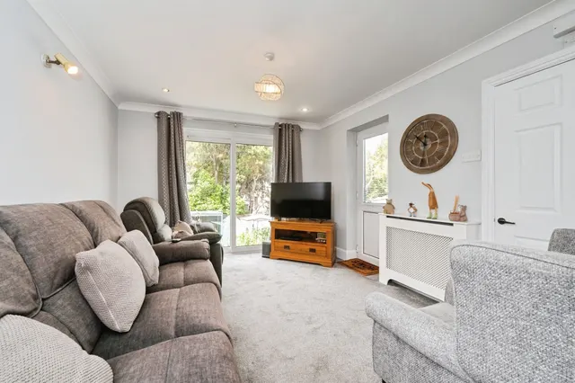 Woodmill Lane, Southampton, SO18, photo 3
