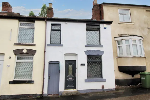 2 bedroom house — Watsons Green Road, Dudley, DY2 7LG