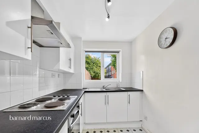 Poplar Grove, London, N11, photo 2
