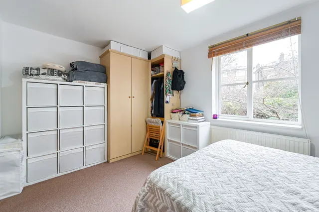 Photo 2 — 28 Halley Gardens, London