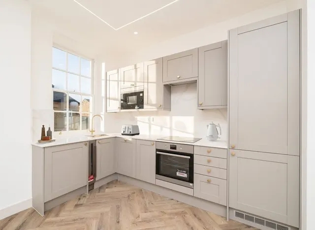 Photo 2 — Longfield Street, Southfields, SW18