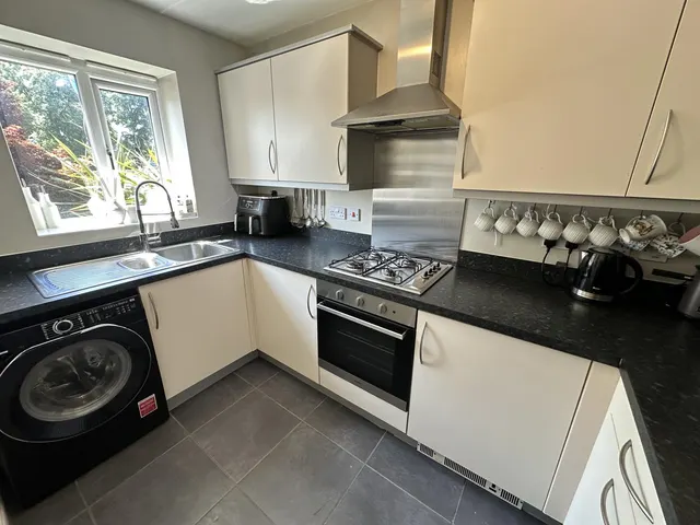 Mercury Drive, Wolverhampton, WV10, photo 2