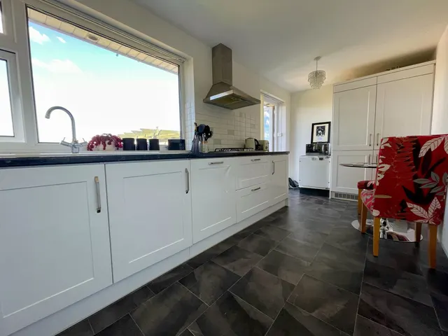 Photo 2 — Cecil Close, Corfe Mullen, BH21 3PW