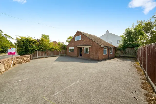 Greasby Road, Greasby, Wirral, photo 1