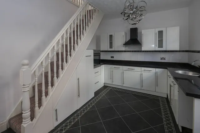 Hill Top Whitworth, Rochdale, OL12, photo 3
