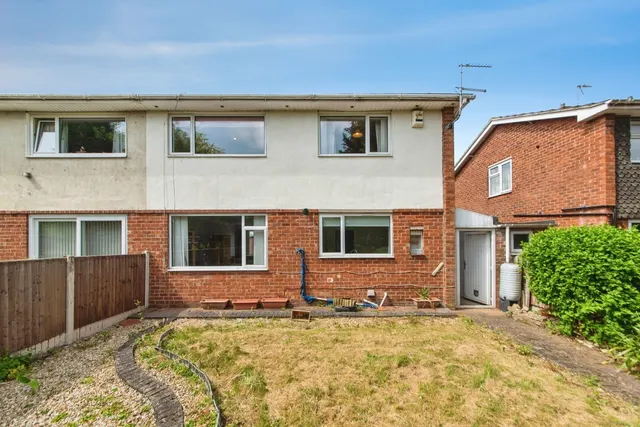 Photo 3 — Amble Close, Lincoln, Lincolnshire, LN1