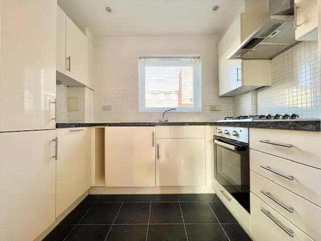 Calypso Crescent, London SE15 6FP, photo 1